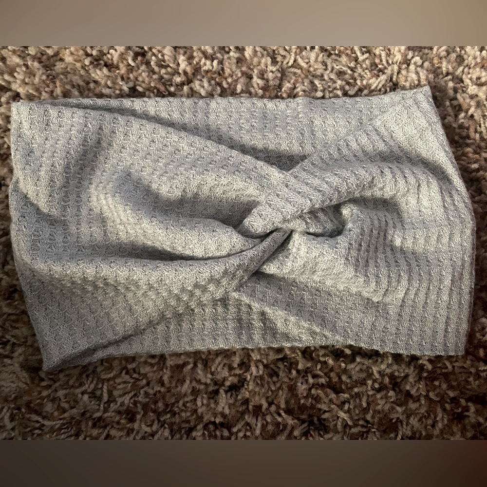 ⭐️5/$15! Sea foam Head wrap Head Band